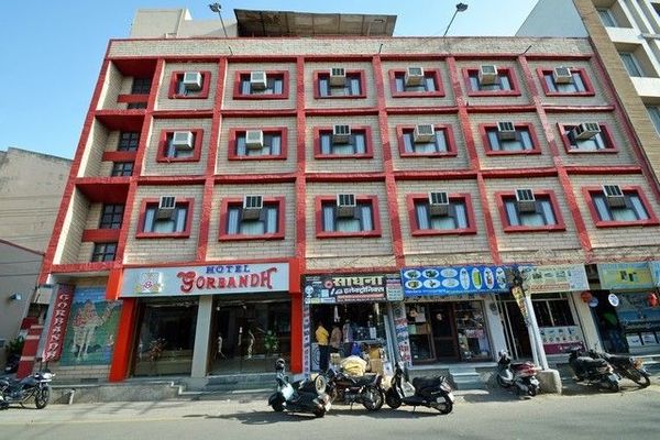 Hotel Gorbandh 